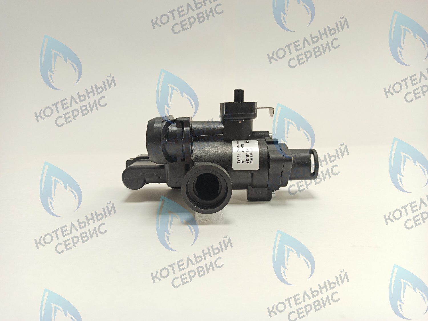 39842111 Клапан трехходовой KIT VALV.3VIE 230V (36902940) FERROLI 