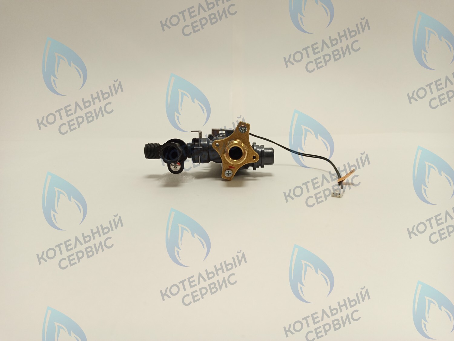 30015722A Патрубок-адаптор ГВС Deluxe S 13-24 k NAVIEN 