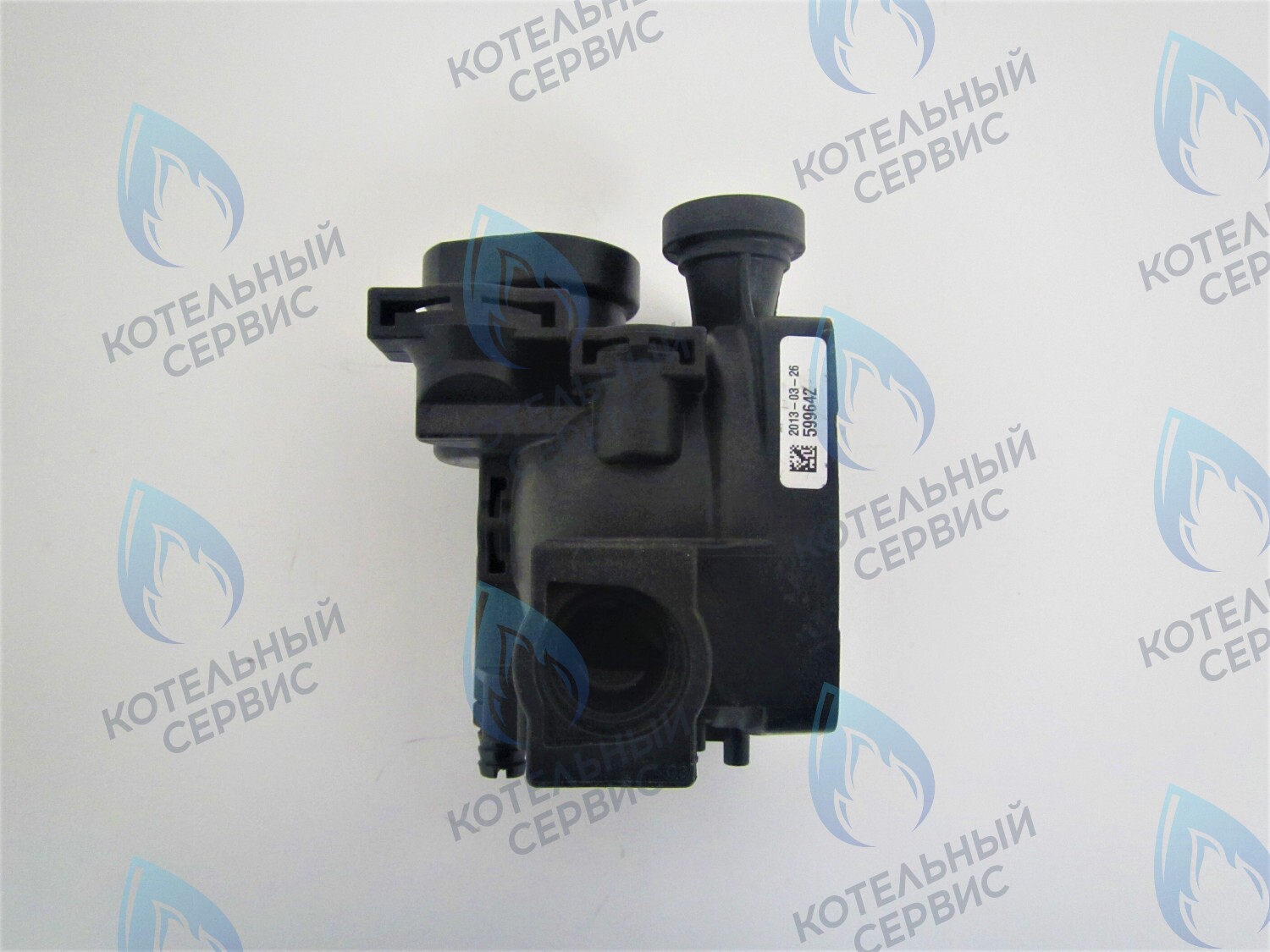 PMF01BG-NA Улитка циркуляционного насоса (отверстие сзади, два справа сбоку) FERROLI под насос GRUNDFOS (G30CCW) (без воздухоотводчика) 