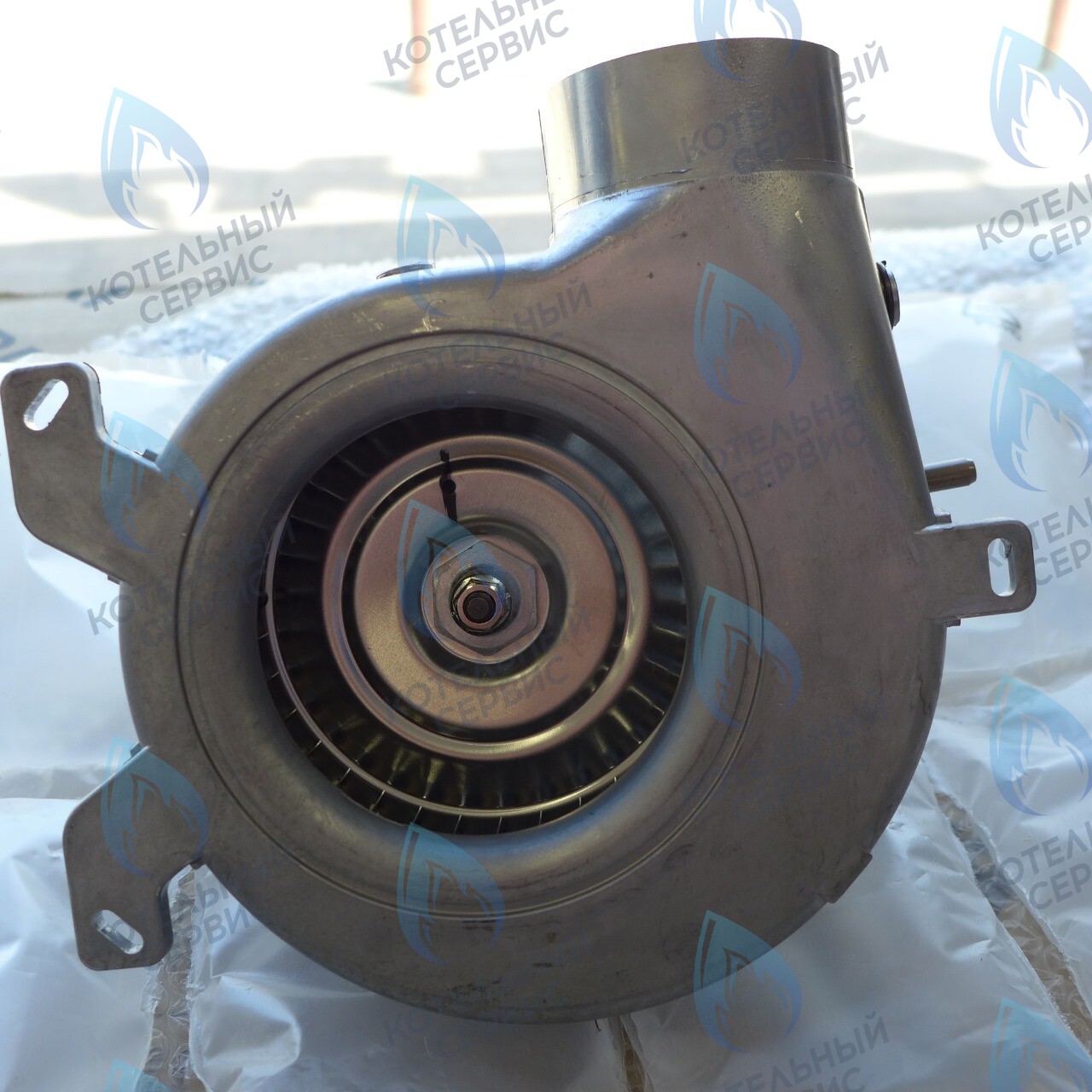 0020253005 Вентилятор дымоудаления настенных газовых котлов VAILLANT turboFIT VUW 242/5-2 VU,  VUW 