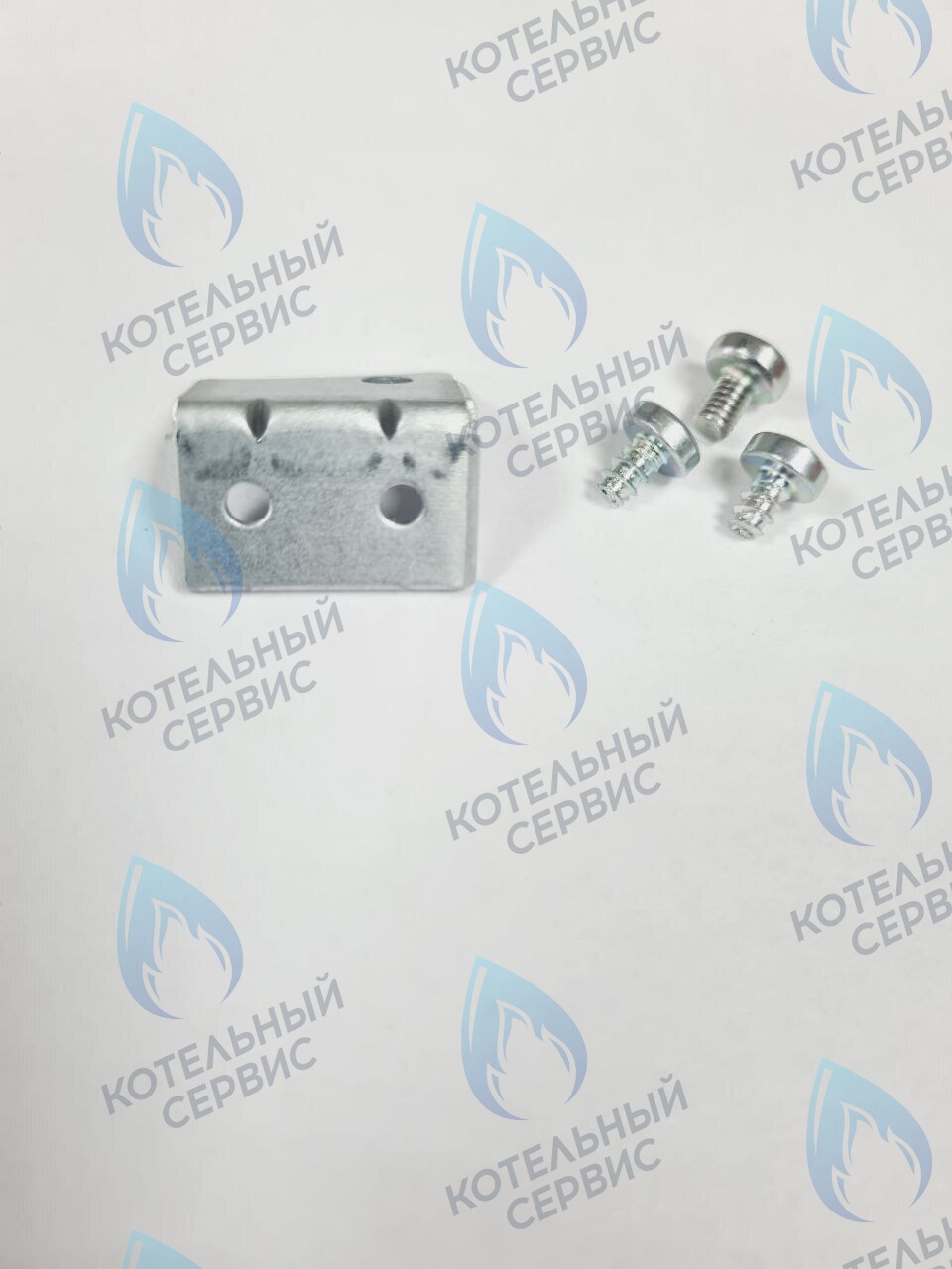 30033137A Металлический крепежный кронштейн  для замены нового насоса Шинху на существующий Фиксирующая скоба (1EA), болт (M4, 1EA), винт (4×6, 2EA) для Deluxe S/ONE, NCB 700 (необходим при замене 30033192A на 30020779B) 