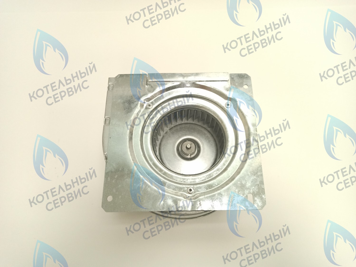 AF028-66W-BP-E Вентилятор VAILLANT turboTEC 36kW 190262 (в комплекте с монтажной пластиной) 