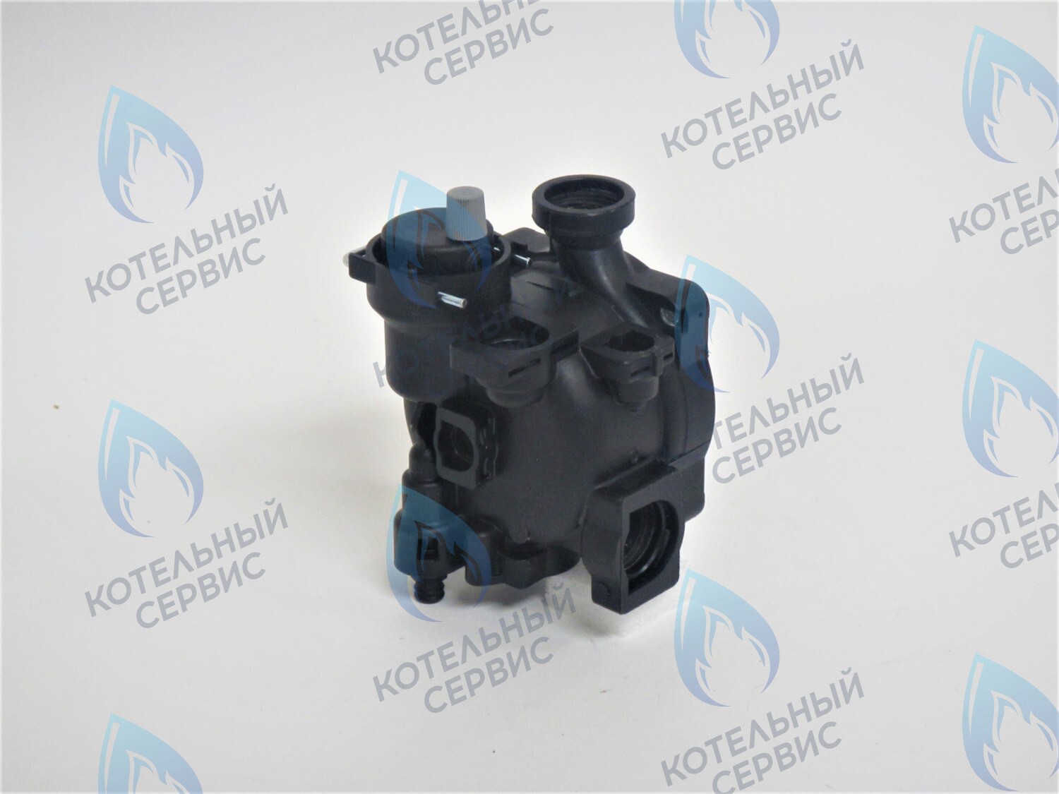 PMF01BW Улитка циркуляционного насоса (отверстие сзади, два справа сбоку) FERROLI под насос WILO (W21CW) 